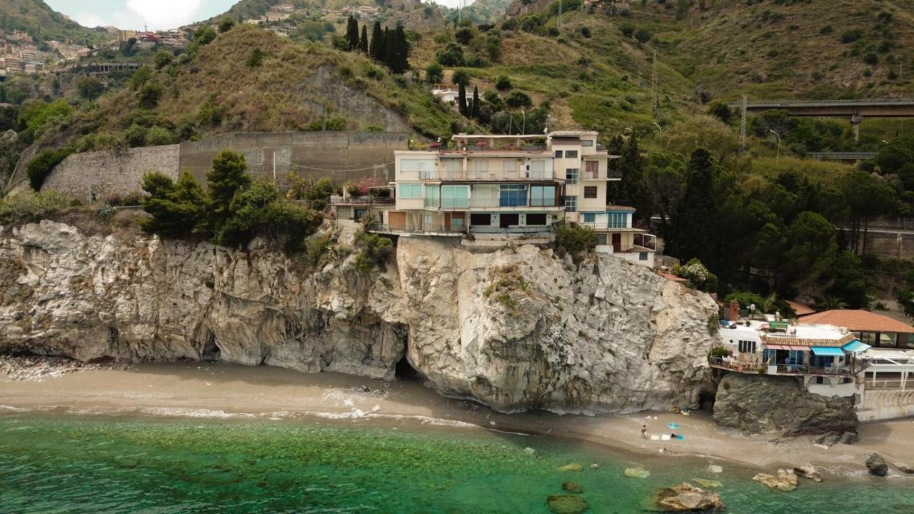 Mare Roccia Beachfront Apartment Taormina Exterior foto
